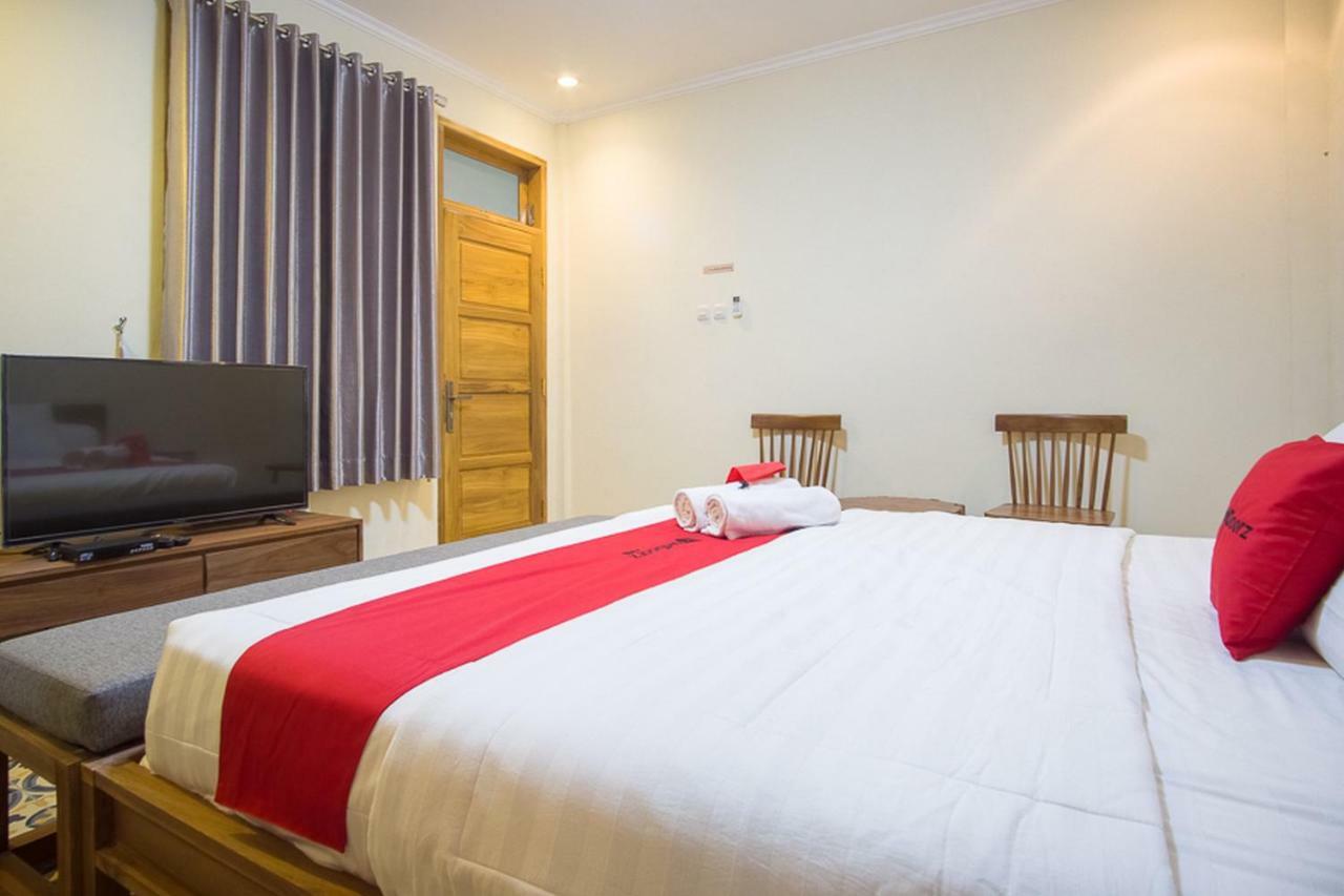 Reddoorz @ Letjend S. Parman Pacitan Hotel Exterior photo